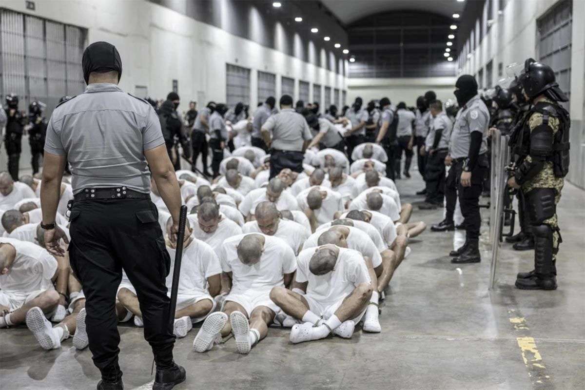 They denounce the forced disappearance of Venezuelans deported to El Salvador