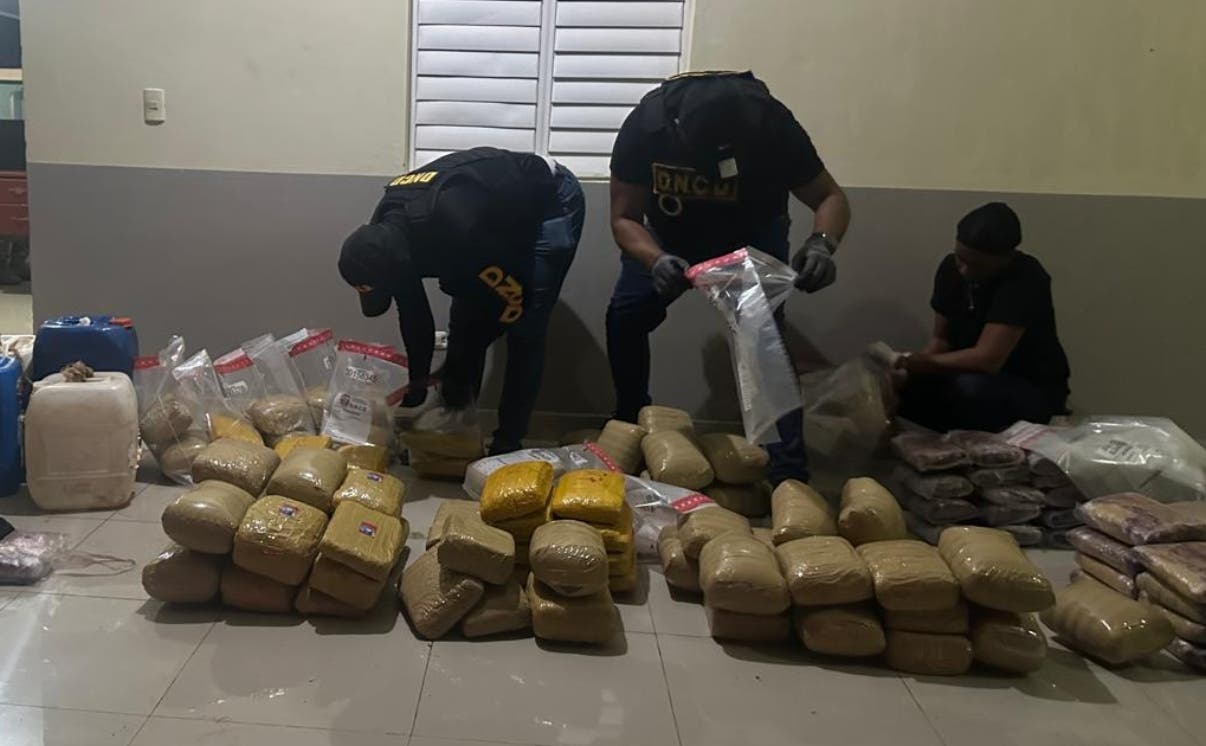Desmantelan red de narcotráfico en Pedernales: 297 libras de marihuana
