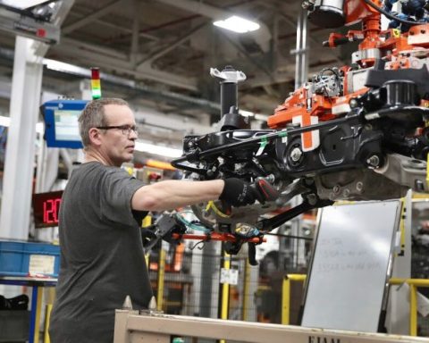 Trump's industrial dream stumbles with the scarcity of workers