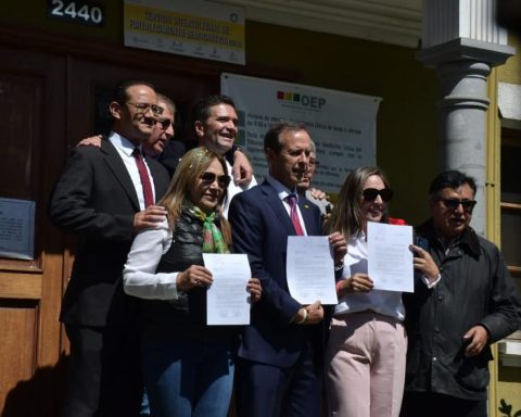 Tuto inscribes his alliance in the TSE and asks Arce to respond for Zúñiga sayings