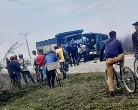 Two dead in an accident in the blind of Ávila due to the lack of visibility caused by cane burning