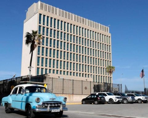 USA imposes a pause on migratory conversations with Cuba