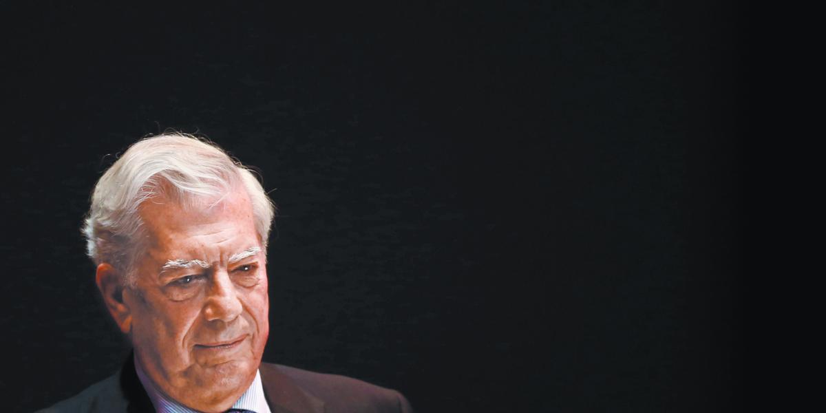 Vargas Llosa: Literature lived as a fish in the water