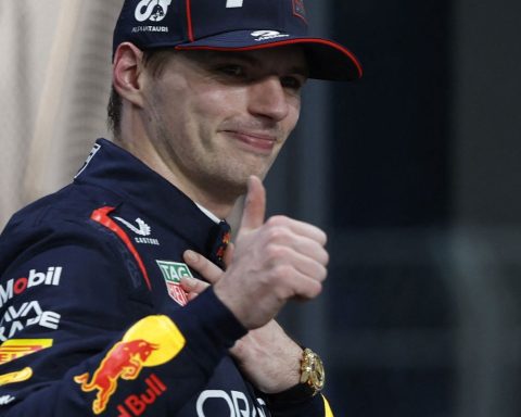 Verstappen drops in front at the GP of Saudi Formula 1