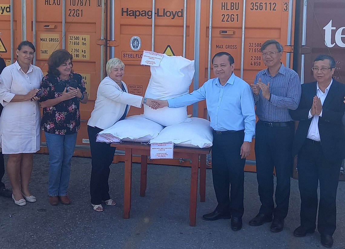 Vietnam returns to the rescue of Cuba and donates 10 thousand tons of rice to the island