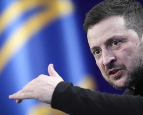 Volodimir Zelenski states that Russia continues to attack despite the Easter truce