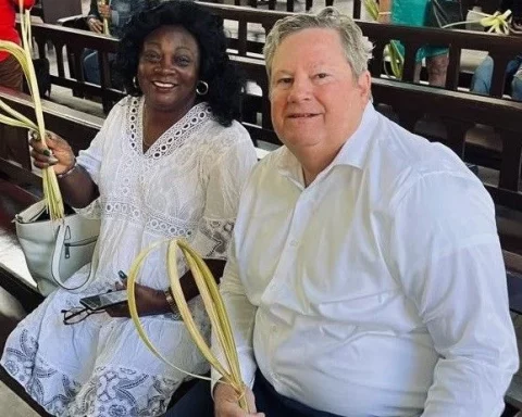 Berta Soler y Mike Hammer