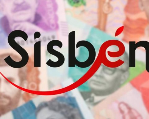 What documents can be completed for free if you belong to groups A and B of the Sisbén IV?