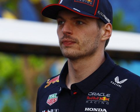 Williams head "disadvantages" in Verstappen's trip to Mercedes