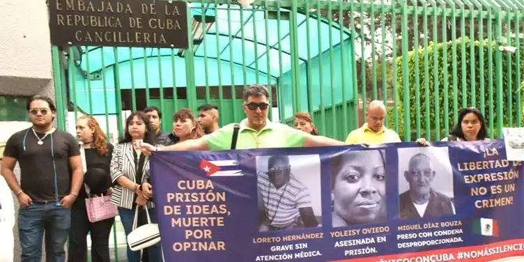 Yoleisy, manifestación, México, Cuba