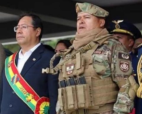 Zúñiga says that the purchase of rifles and hiring hackers was ordered to set up an electoral fraud this year