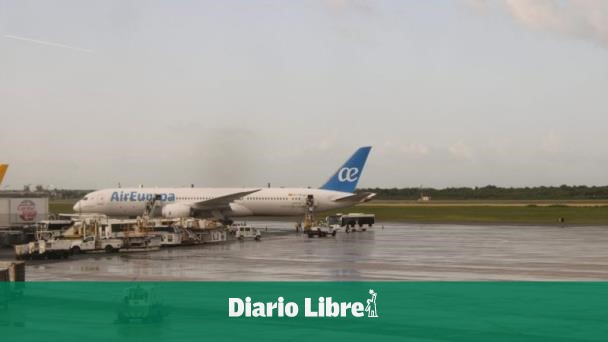 AILA Inspect plane from Madrid on bomb alert