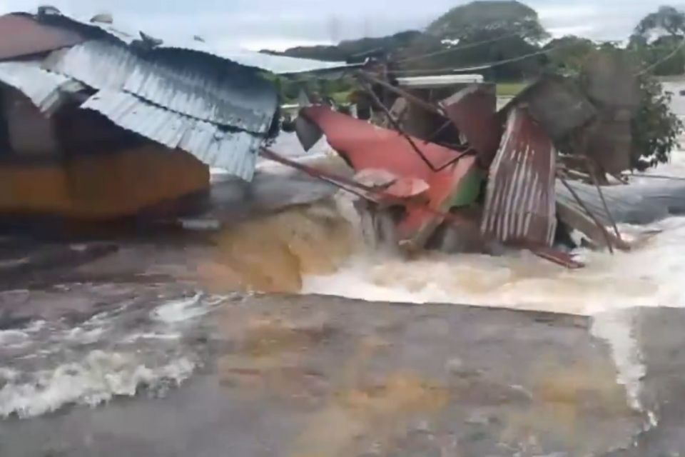About nine thousand families affected by rivers flood in Camaguán, Guárico state