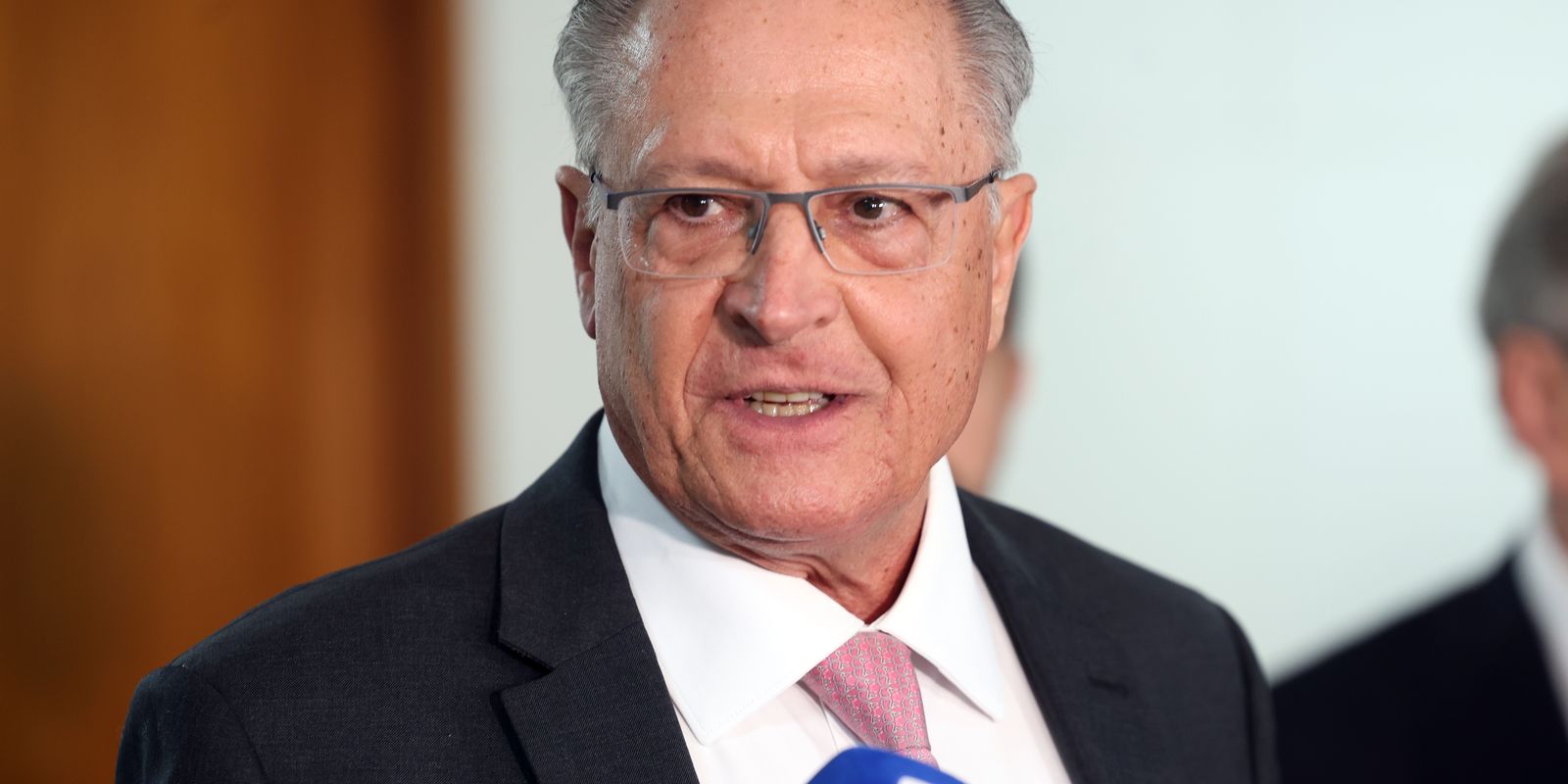 Alckmin talks to US Secretary of Commerce about tariffs