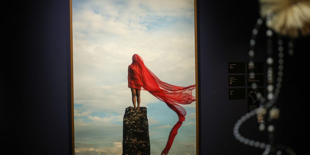 Alumbramento Exhibition opens festival Latinidades in Brasilia