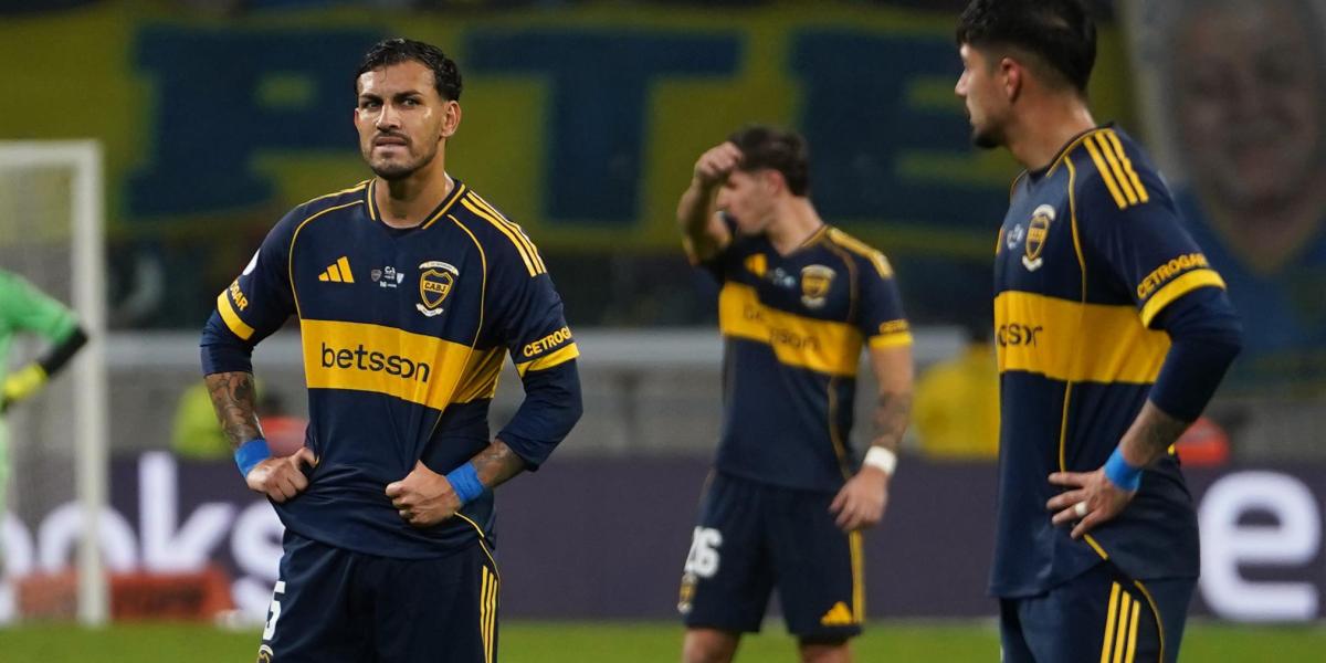 Boca touches background