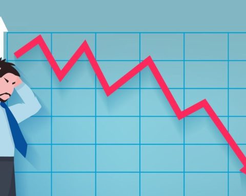 Cava Group (Nyse: Cava) Shares Drop as Analyst Cuts and Valuation Concerns Weight Heavily | Cava Stock Price