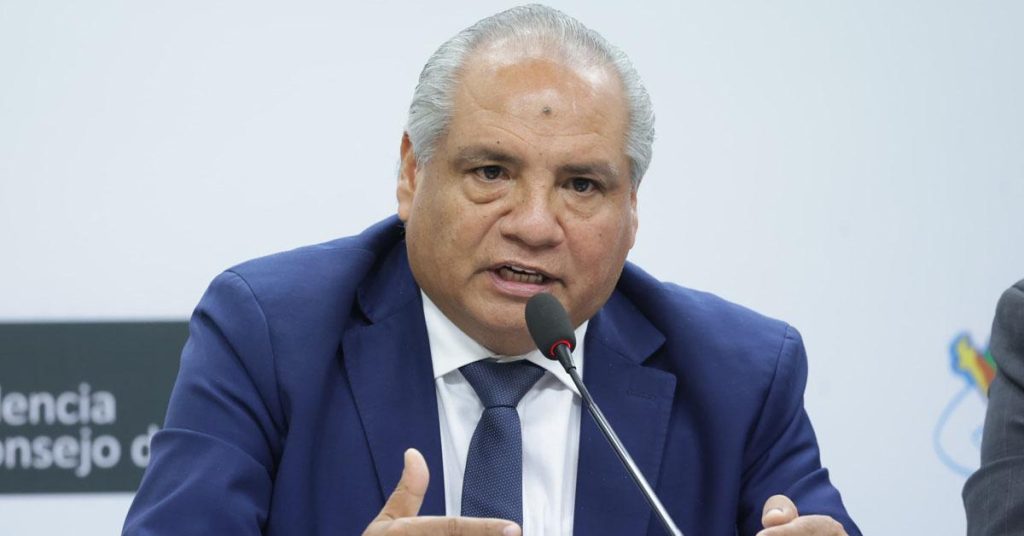 César Sandoval will denounce Rafael López Aliaga for defamation