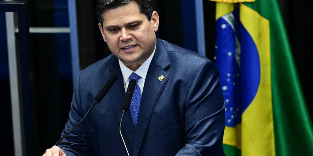 Congress does not admit interference with powers of Brazil, says Alcolumbre