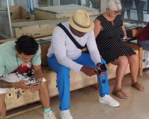 Custom and silences contacts: the incommunication left by Etecsa's 'tariff'