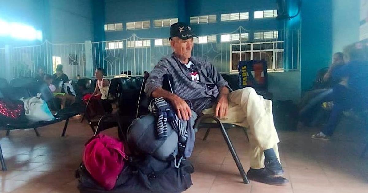 Darkness, heat and a train that does not arrive: the night at the Matanzas terminal