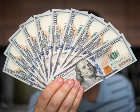 Dollar in Colombia earns $ 25 so far this day: this is how negotiation progresses