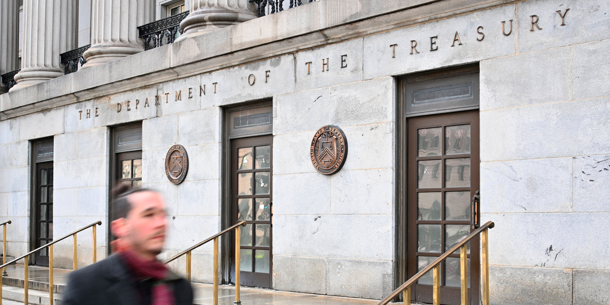 EU classifies the terrorist entity to the "Los Soles Cartel"supposedly linked to Maduro