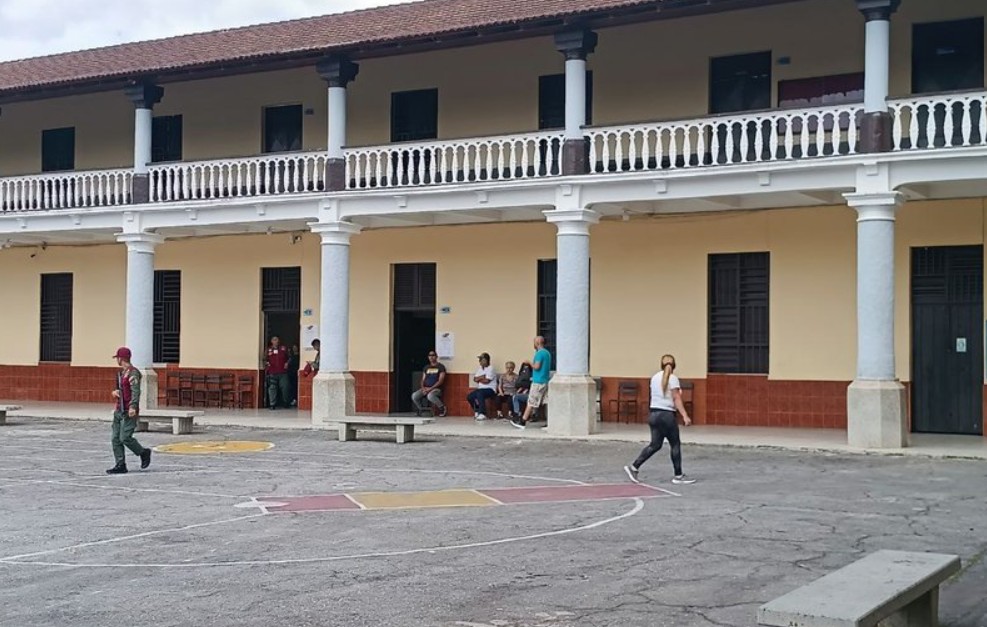 GNB commander forced the journalist of the impulse to erase photos of electoral coverage