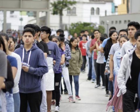 Government will approve strategy to raise 50% labor formality