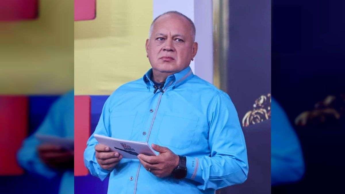 HAIR: Those who sympathize with Álvaro Uribe are on their payroll