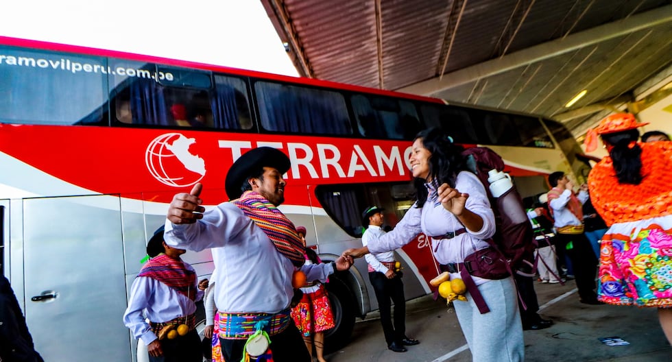 Huancayo receives Wanka -style tourists: with mate, walla and orchestra (video)