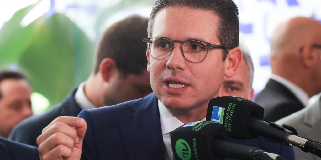 Hugo Motta criticizes foreign sanctions to members of the three powers