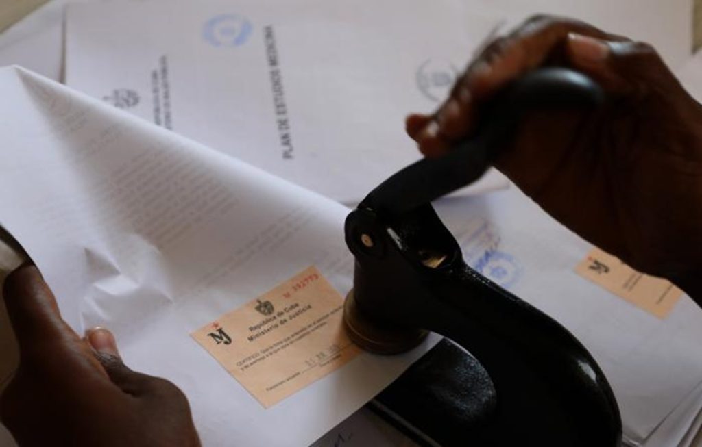 Lack of qualified personnel and logistics problems between universities stagnate the legalization of teaching documents