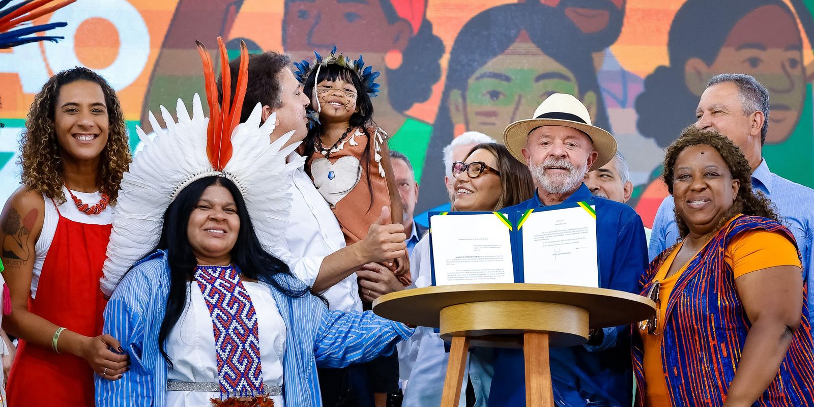 Lula announces investments in education for traditional communities