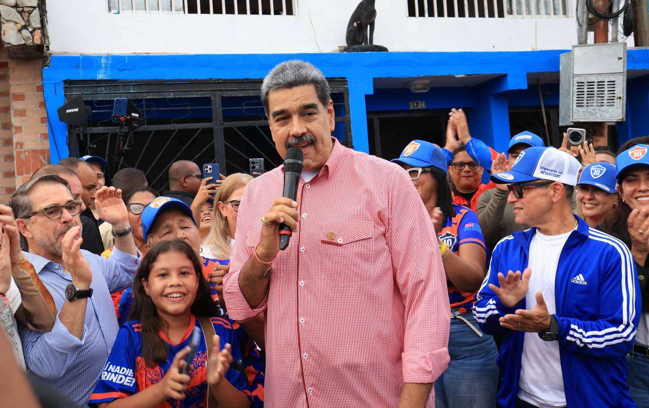 Maduro: We are at the forefront of the construction of the new democracy