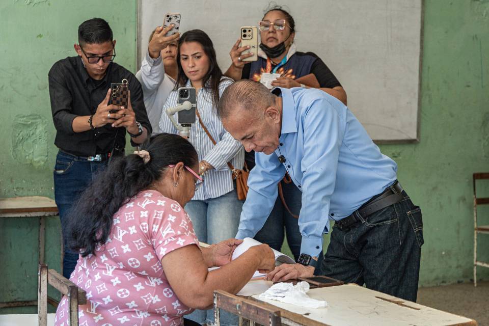 Manuel Rosales: «There is no other way here to negotiate, look for the vote»