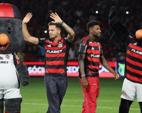Maracaná vibrates with Saúl and Emerson