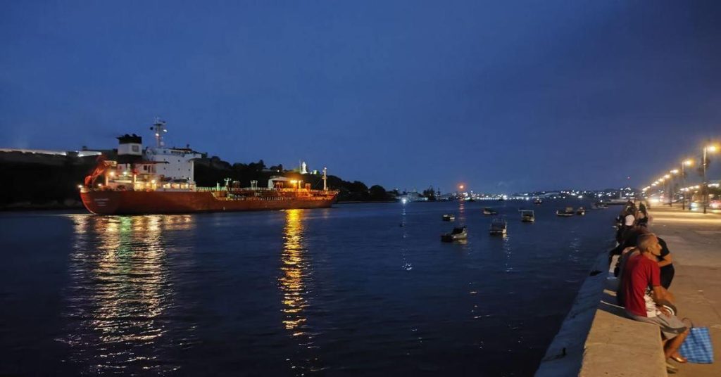 Mexico sends another ship to Cuba with 91,000 fuel barrels