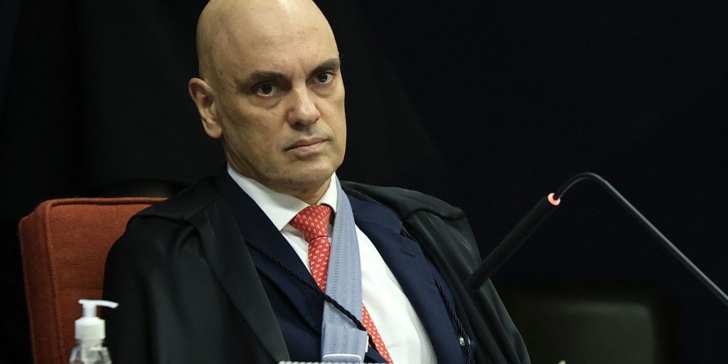 Moraes gives ten minutes to military uniform and participate in hearing