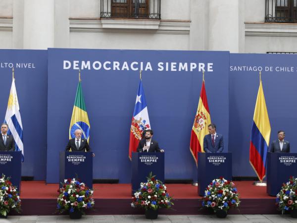 Petro defends progressivism during summit in Chile: 'It must be joined around the world'