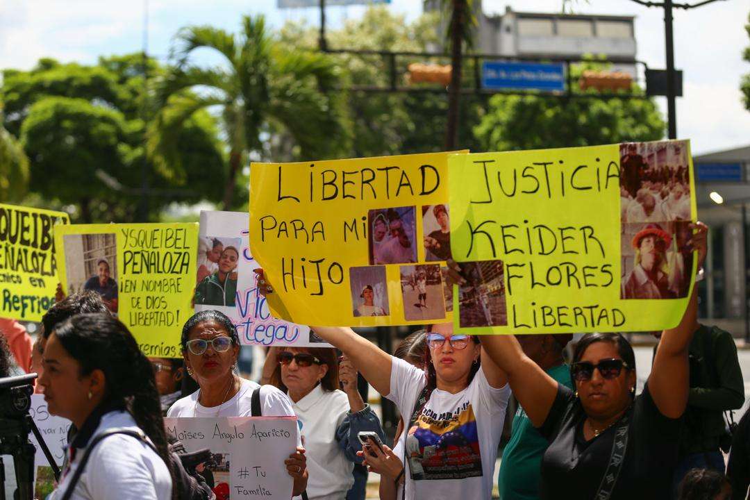 Propose the creation of the Heroin Mothers Movement