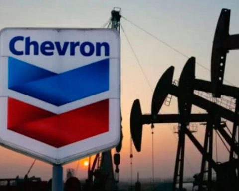 Reuters: Chevron obtained US restricted license to operate in Venezuela
