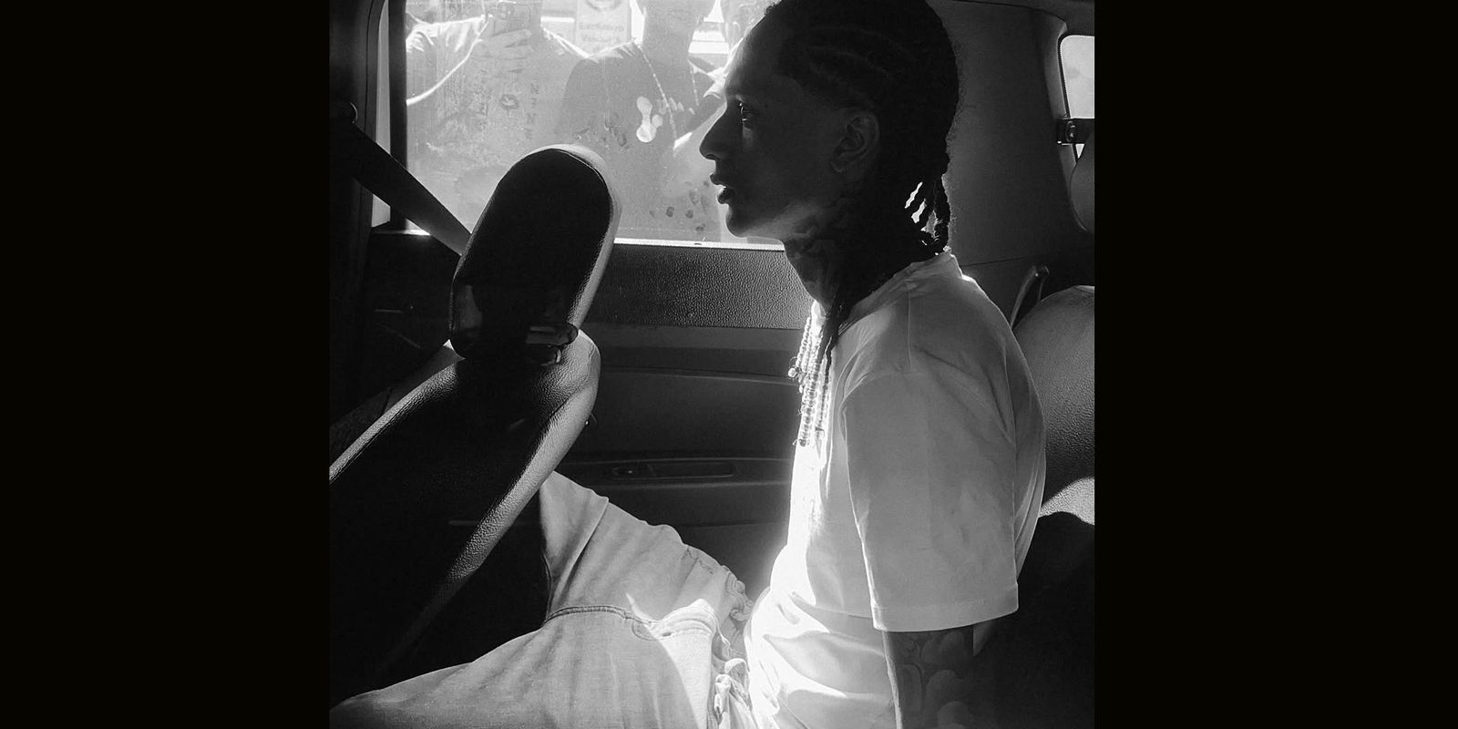 Rio Police says rapper prevented car thief seizure