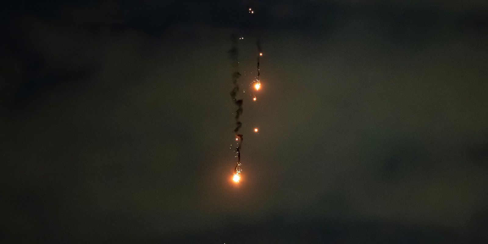 Russia ignores Trump's threats and kills at least 20 in attacks on Ukraine