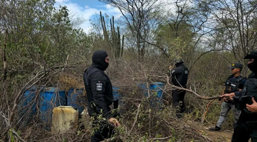 Seized more than 14 thousand liters of aviation fuel in Falcón