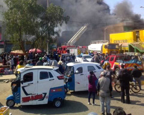 Tacna: fire destroys stored merchandise in a three -story building