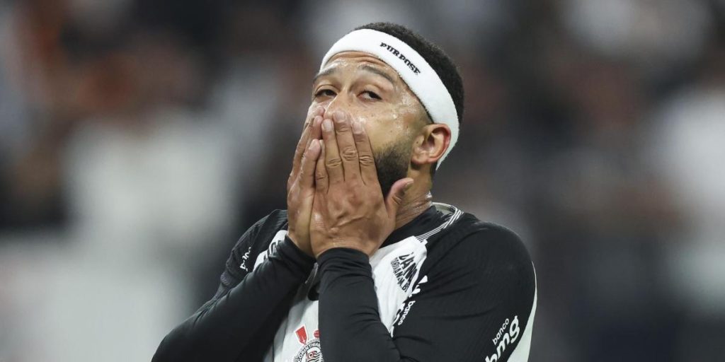 The Corinthians threatens to terminate Memphis Depay's contract