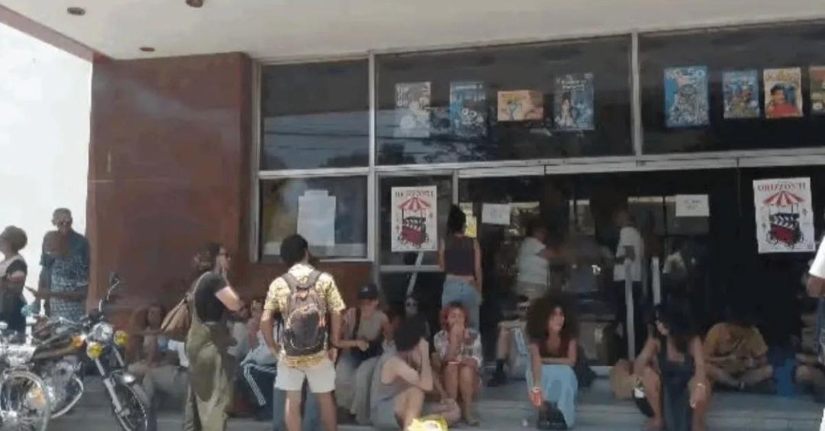 The cultural commissioners of the regime have taken over the International School of Film and TV