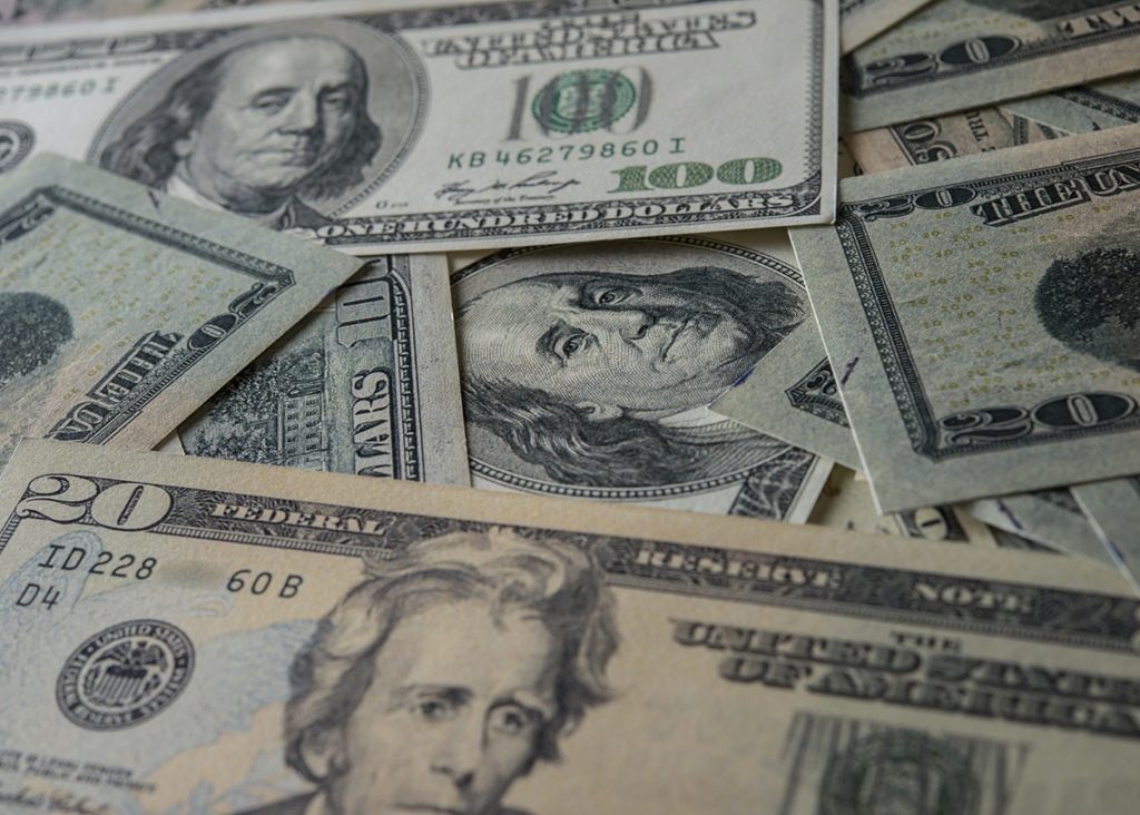 The dollar rises and the low MLC, in new movements in the informal market