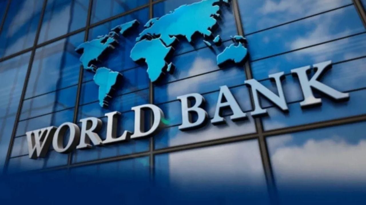 The government takes new debt to sustain the dollar